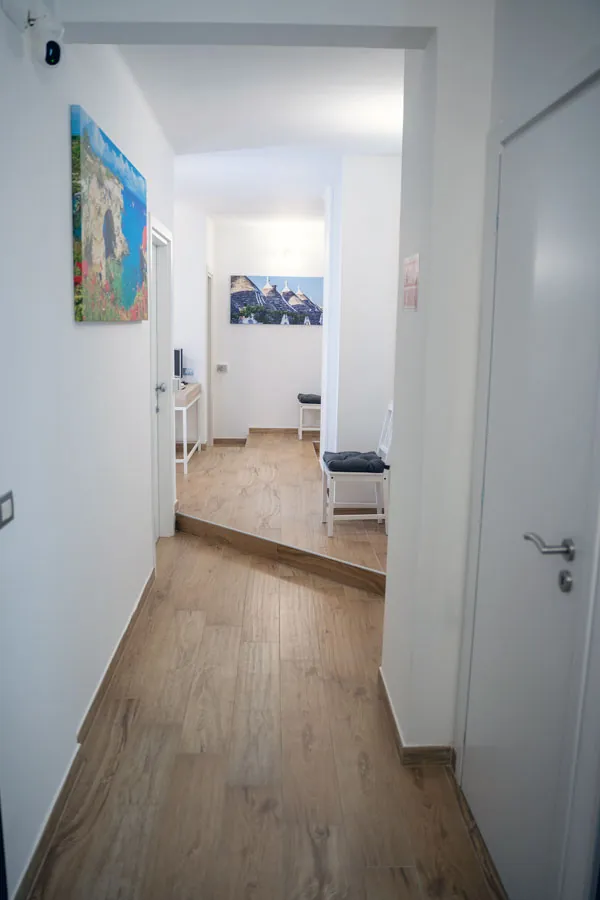 Ingresso del B&B Alighieri 97 in Via Dante, Bari centro