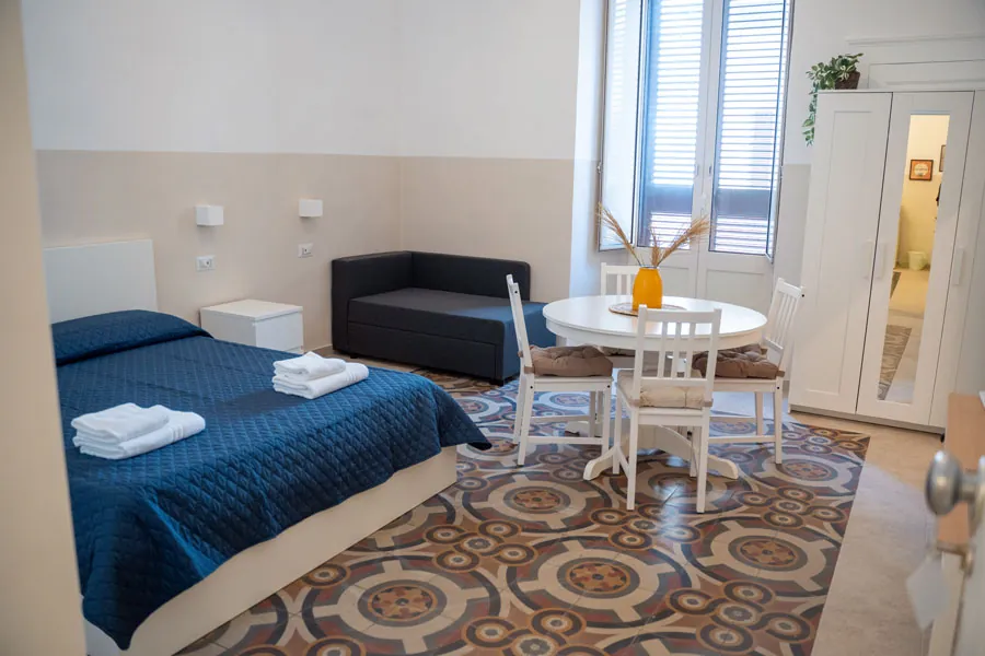 Camera familiare superior, vista d'insieme – B&B Principe Amedeo 93, Bari centro