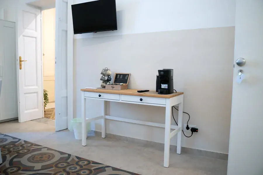 Camera familiare superior, scrivania – B&B Principe Amedeo 93, Bari centro